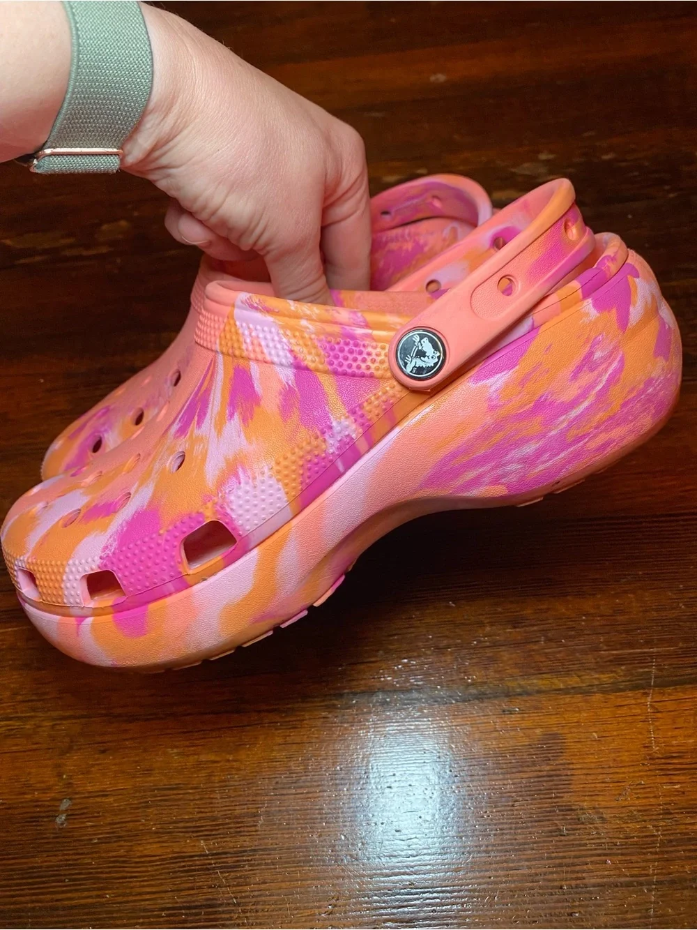 EUC Women’s Size 9 Crocs Classic Platform Marbled Clogs Guava/Multi